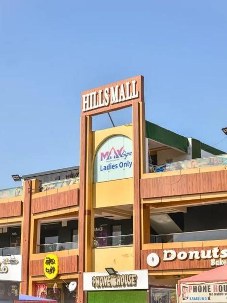 Retail facility under contract